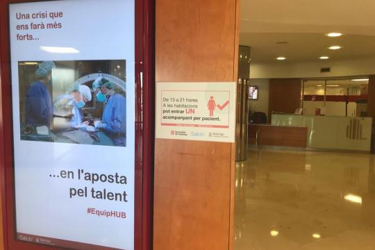 El hospital permite la entrada de un acompañante por paciente hospitalizado entre las 13 y las 21 horas