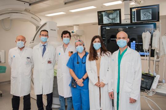 La Secció de Radiologia Vascular i Intervencionista realitza un tractament endovascular pioner de l'empelt d'una assistència ventricular