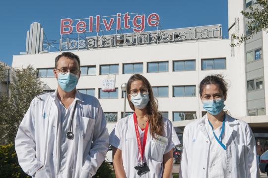 44 autors de Bellvitge signen una investigació sobre els beneficis d’un tractament de la Covid-19